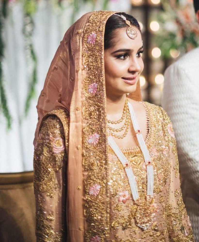 Picture of Zahra Khan looking exquisite at her wedding in a traditional #Farah Talib Aziz ensemble