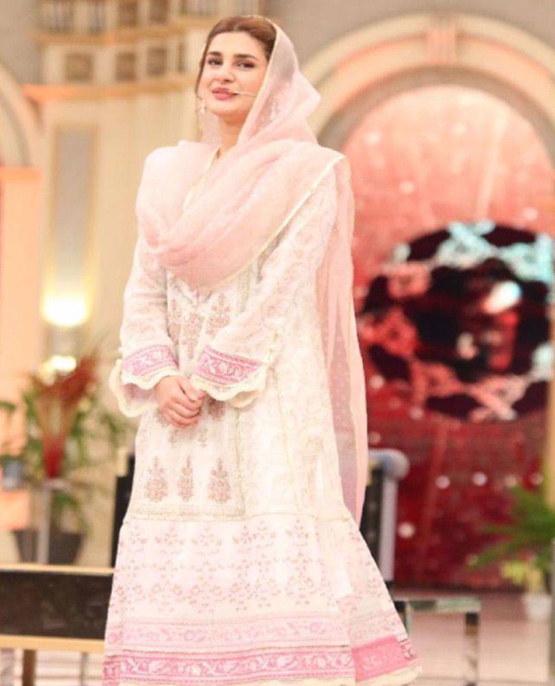 Picture of The gorgeous #KubraKhan wears one of our favourite ivory and rose classics from the latest #FarahTalibAziz Eid collection #Nureh this Ramadan