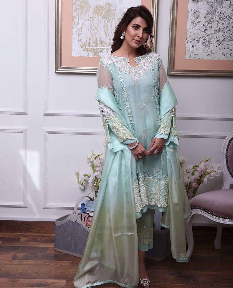 Picture of #AreebaHabib celebrating Eid in laid back luxe that’s effortlessly chic. Wishing you and your loved ones a blessed, safe Eid and a year full of happiness and the best of health