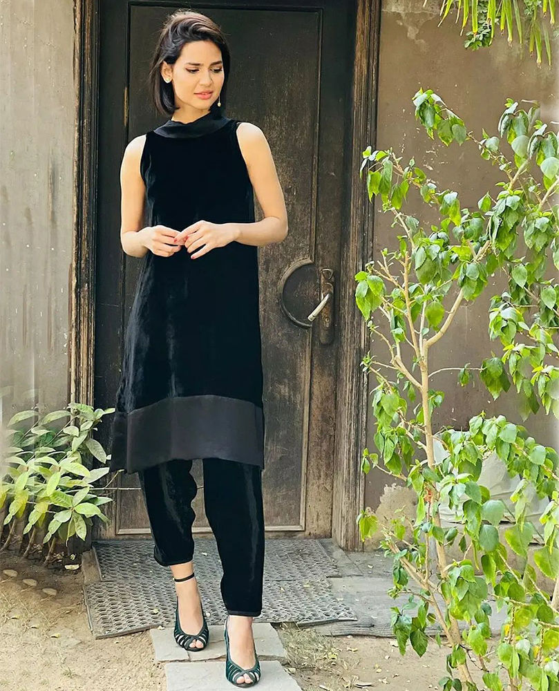 Picture of Madiha Imam is utterly stunning in our sleek and contemporary Elnara ensemble