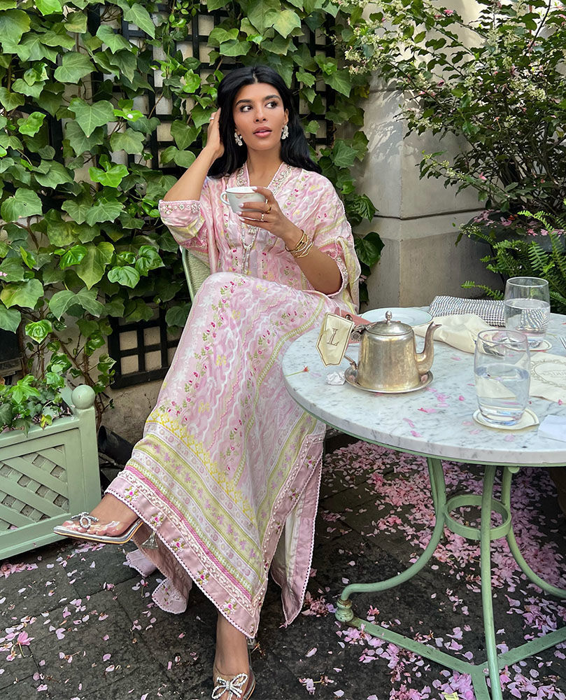 Picture of We love how effortlessly the gorgeous @rohsiddiuqi styles our Marni Blush Kaftan for Eid.