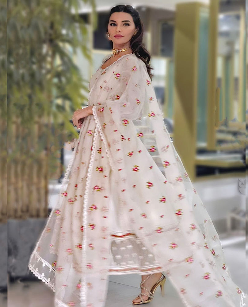 Picture of Sadia Khan is gorgeous in our Rayna ensemble in a pristine ivory, adorned with cross stitch blooms