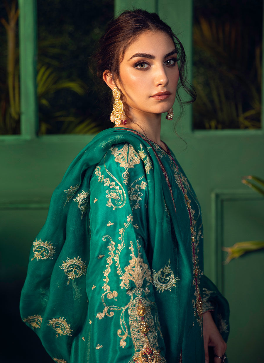 Farah Talib Aziz. Neema deep Emerald embellished kurta with Dupatta