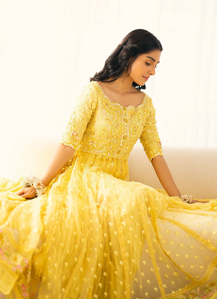 Ayeza Khan In Ray Kalidaar