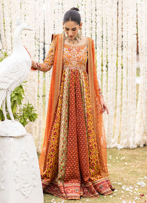 Pin by Saadiya Awan on Sarree | Indian wedding outfits, Latest bridal  dresses, Pakistani bridal dresses