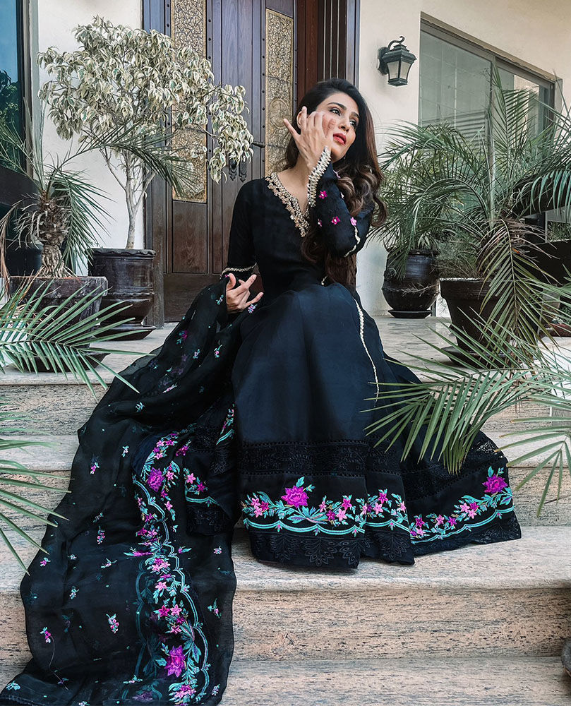 Picture of The gorgeous @aniafawad serves some major Eid inspo in our Raven Kalidaar ensemble