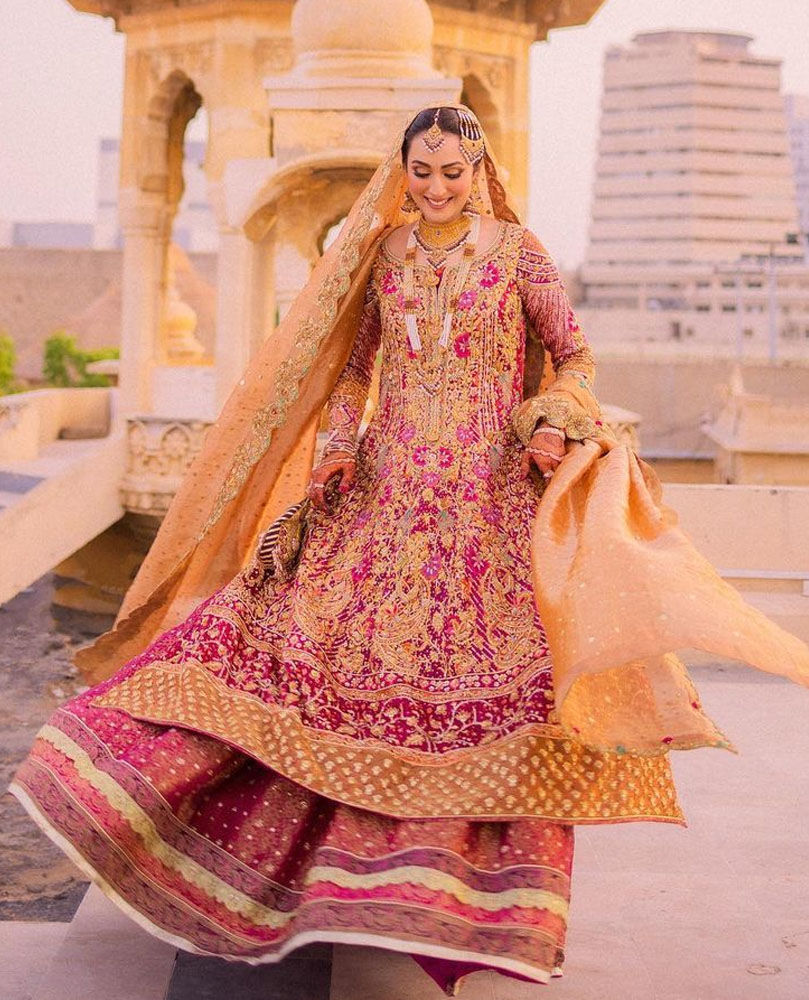 Picture of FARAH TALIB AZIZ GIVES US A MASTERCLASS ON HOW TO CARRY THE ICONIC IVORY BRIDAL. 001