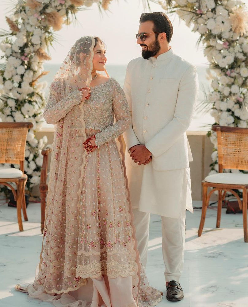 Picture of LOOKING BEAUTIFUL ON HER NIKKAH IN  TALIB AZIZ.