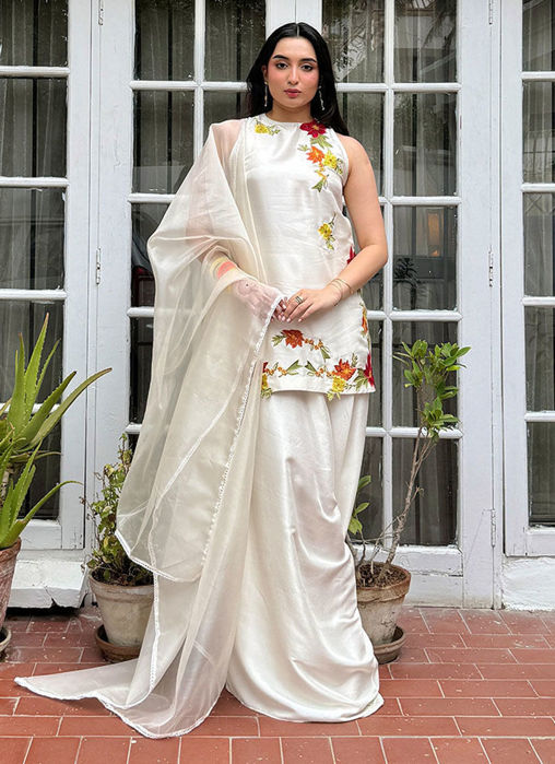 Picture of Ayla In Juliet Ivory