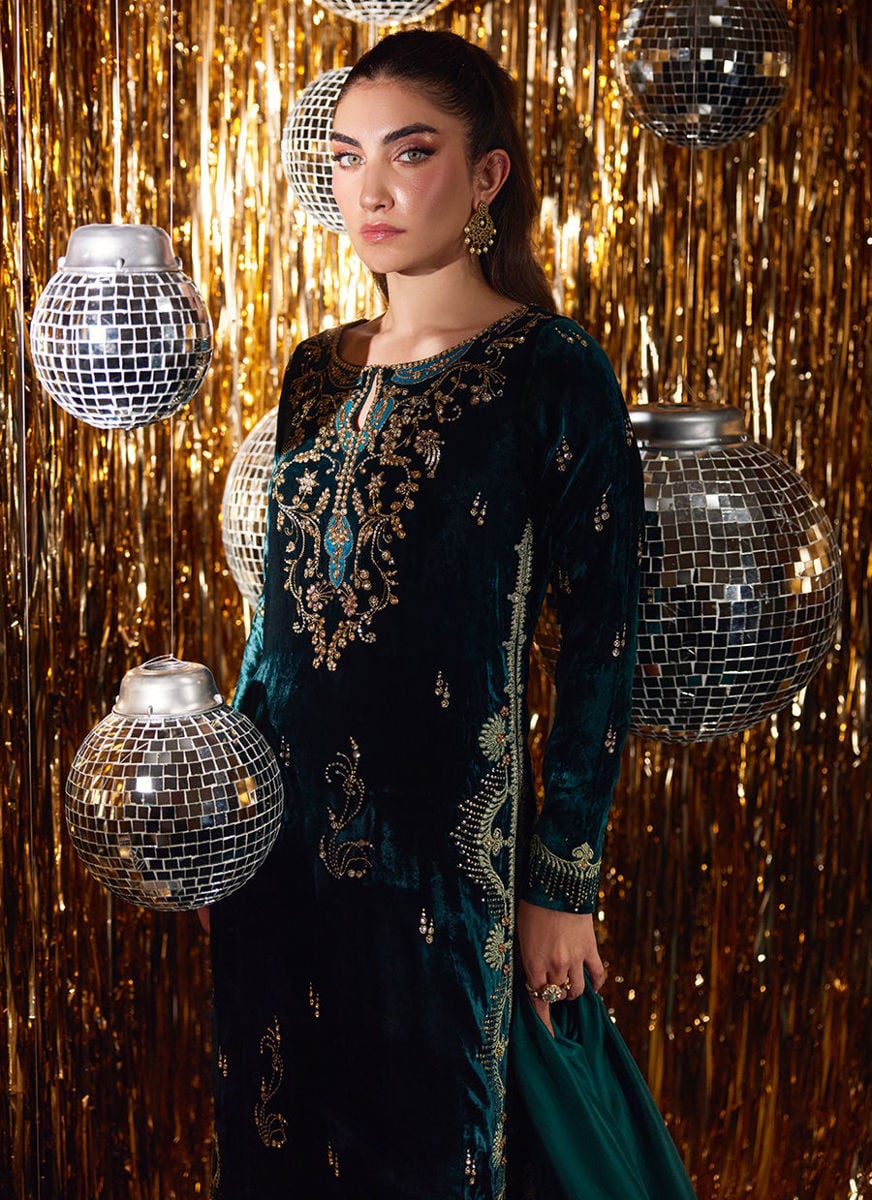 Gleen Forest Green Velvet Shirt And Dupatta