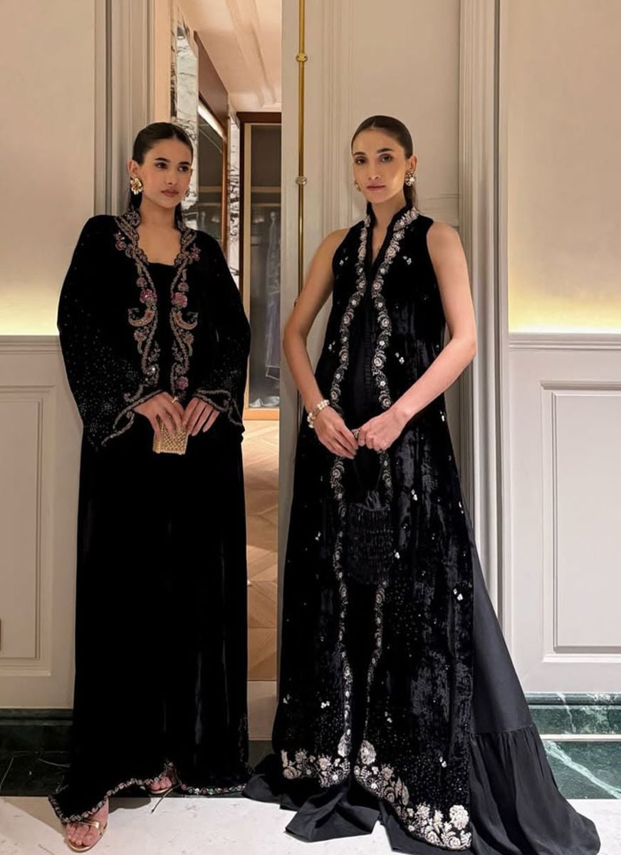 Umara And Kashaf In #FTA Velvet Ensemble
