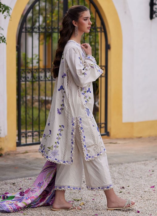 Evita Ivory