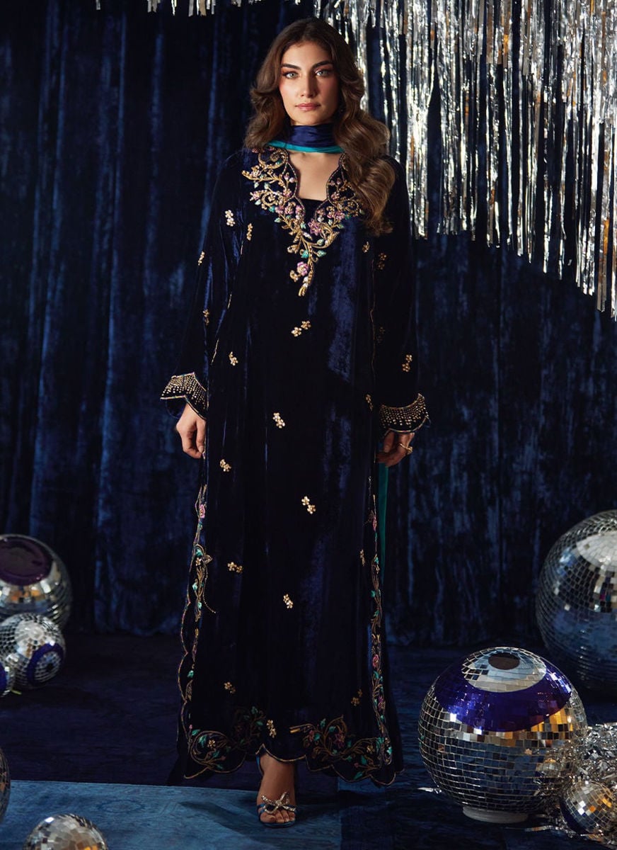 Valeh Navy Shirt And Dupatta