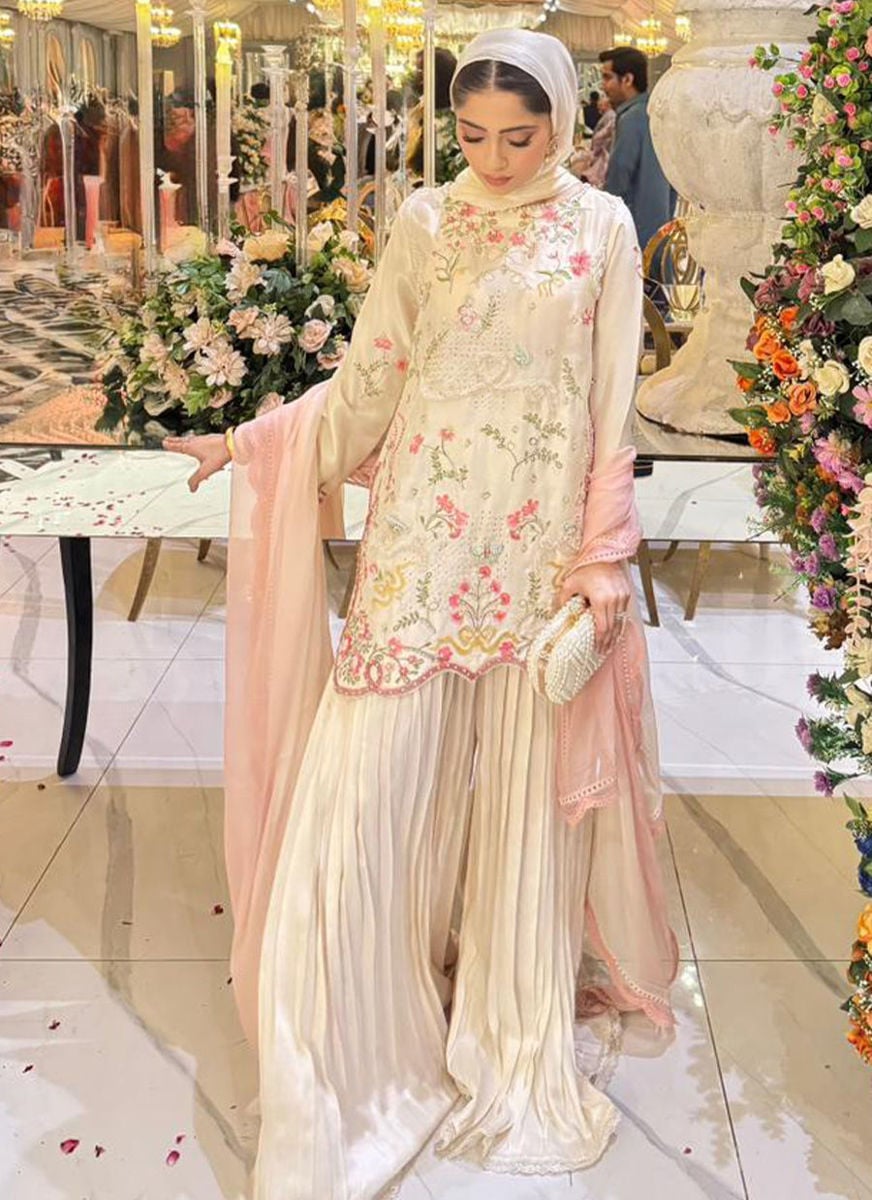 Anouk Ivory Shirt And Dupatta with pants