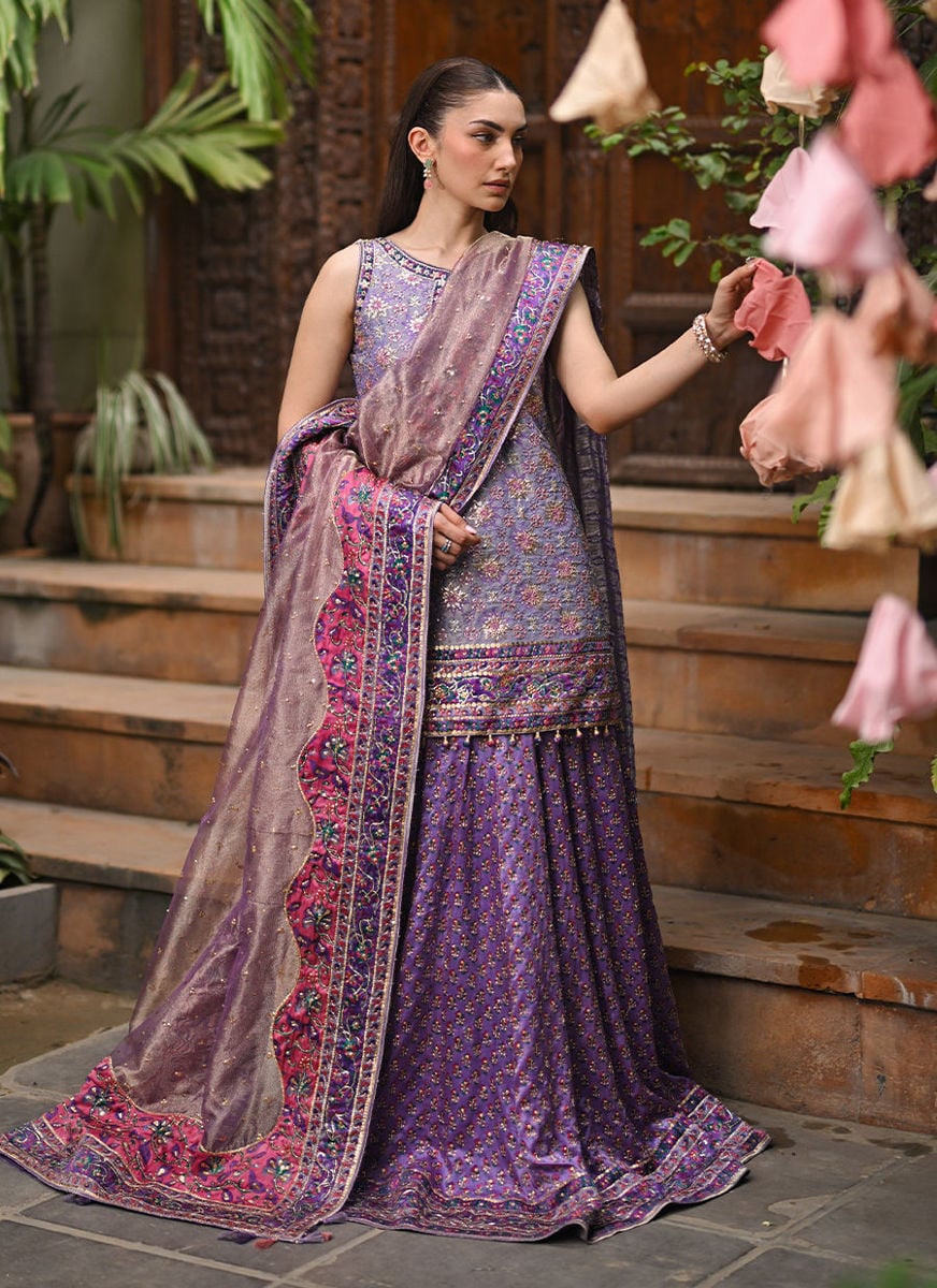 pakistani bridesmaid dresses Wedding with Traditional Motifs Size:7 years this bridal gown embodies Scoop Neck Handcrafted Black Suede Men's